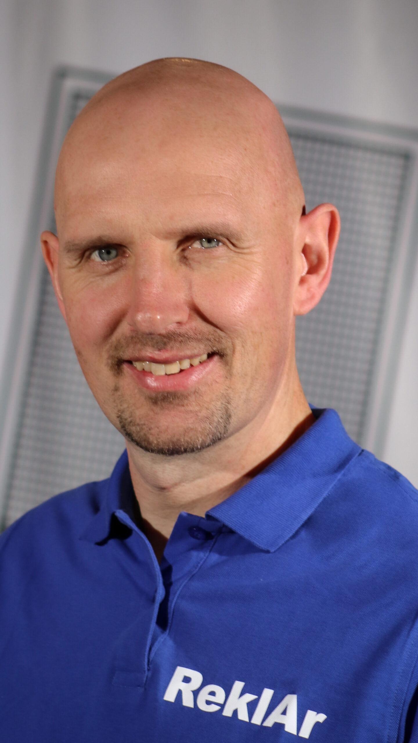 Holger Heinemann aus Obertshausen Insektenschutz Fliegengitter Offenbach und Frankfurt