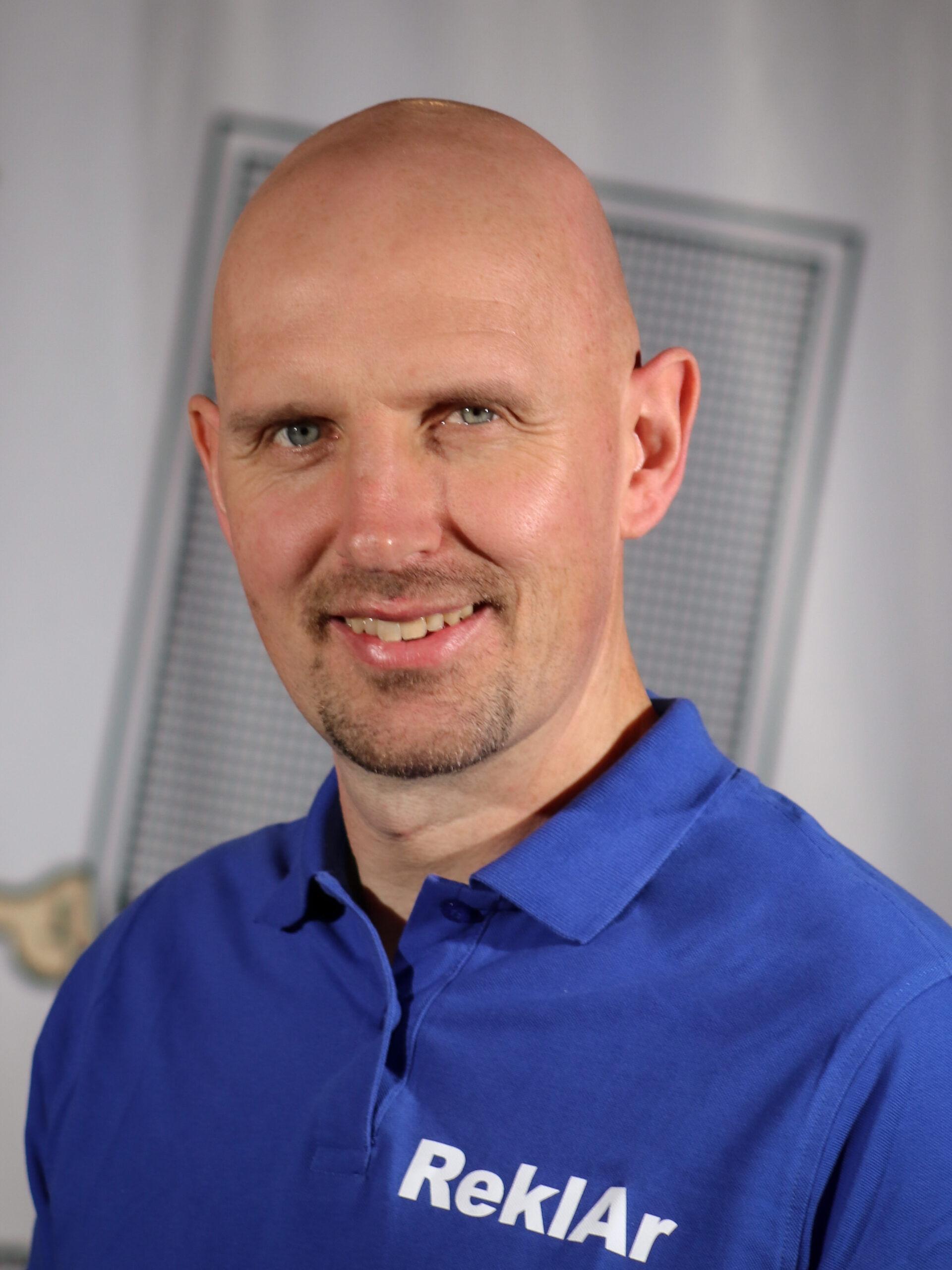 Holger Heinemann aus Obertshausen Insektenschutz Fliegengitter Offenbach und Frankfurt