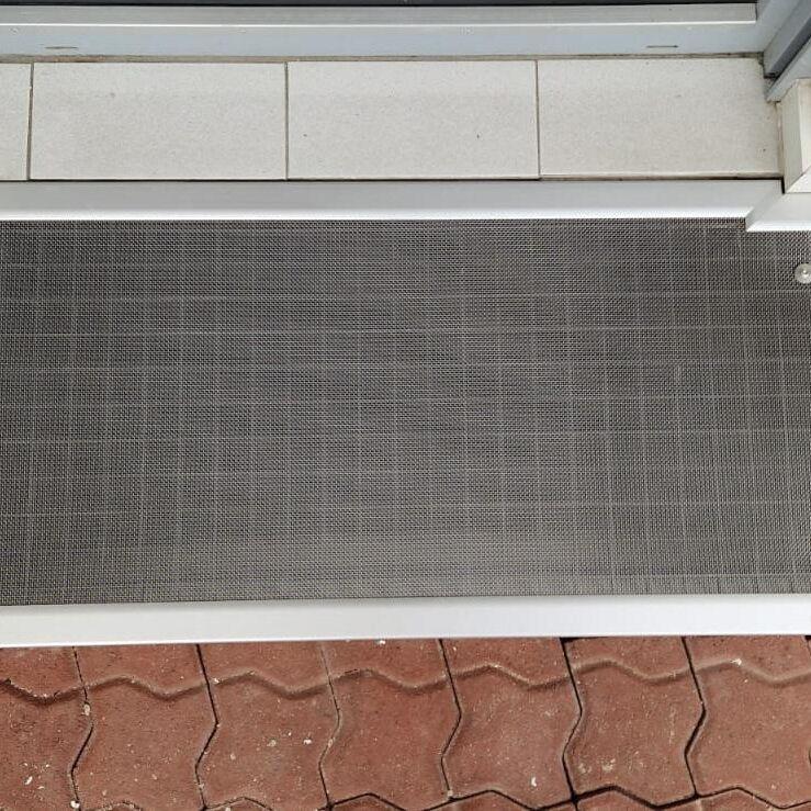 Insektenschutz Fliegengitter Lichtschachtabdeckung Sonderbau