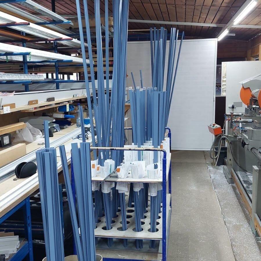 Insektenschutzproduktion Sonderfarbe Taubenblau